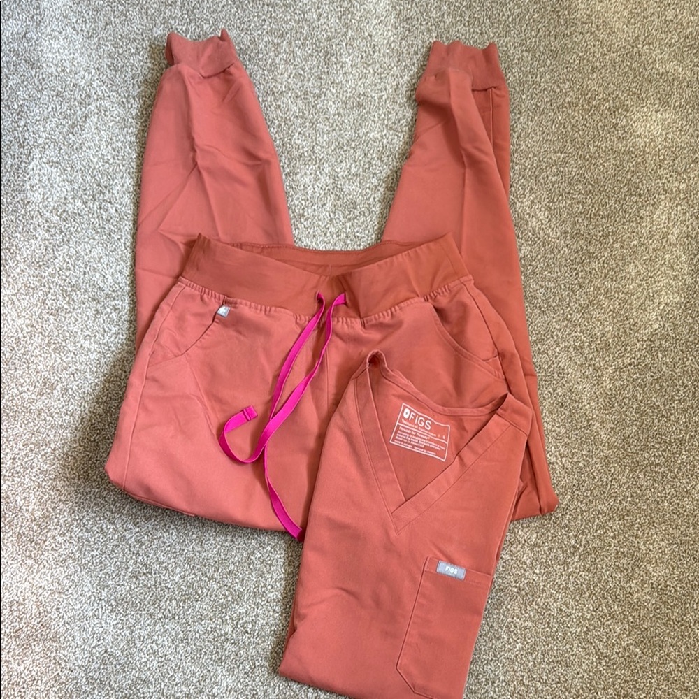 Figs Vibrant Pink Scrub Set